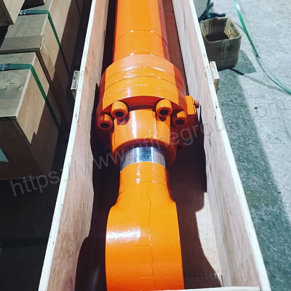 Bulldozer Cylinder for Blade Lifting and Tilt Control in Earthwork Equipment